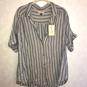 Universal Thread never worn short sleeve button up